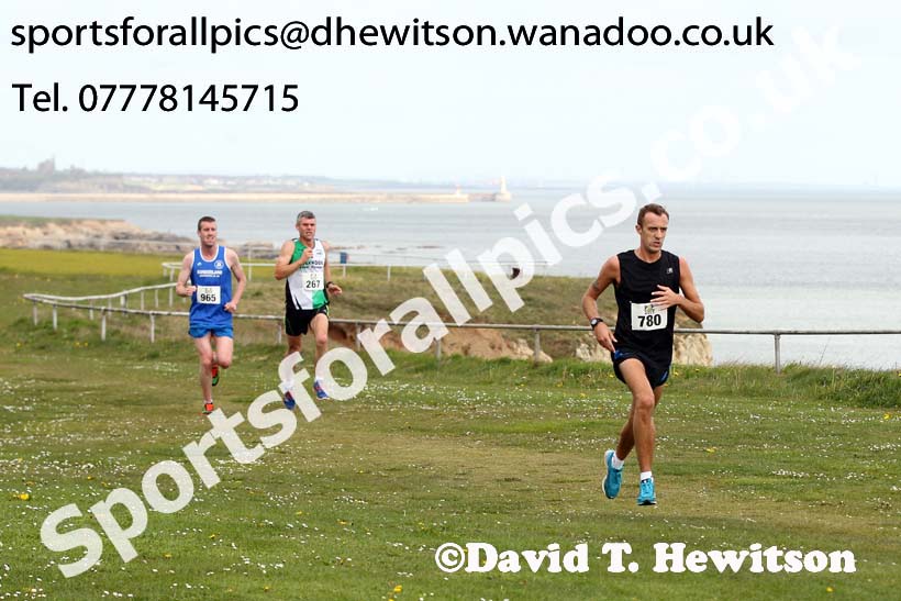 Pier to Pier, South Shields to Roker. Photo: David T. Hewitson/Sports for All Pics